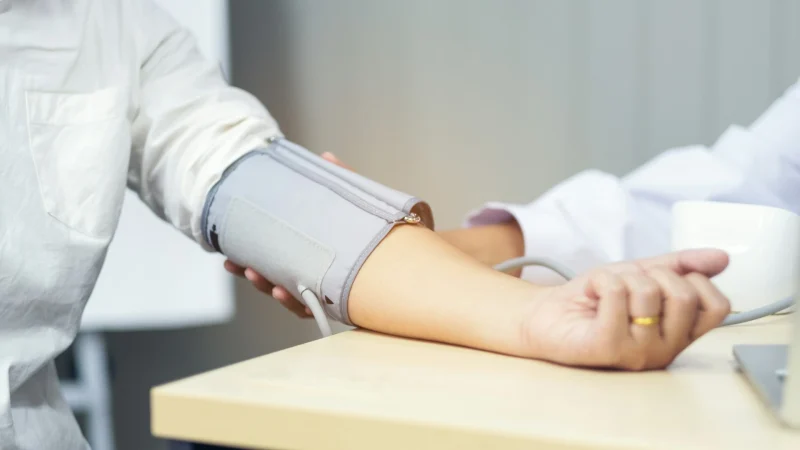 measuring the blood pressure